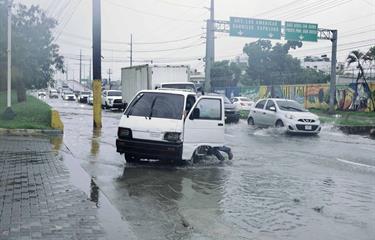 Vaguada y onda tropical mantendrán aguaceros en gran parte del país