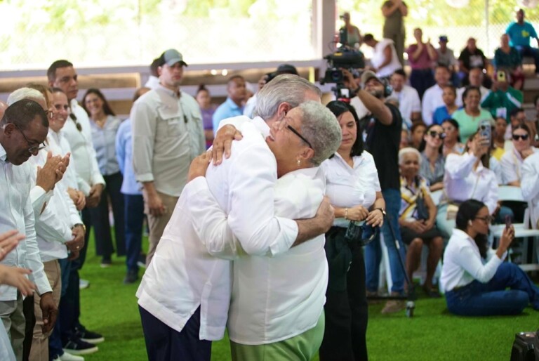 Presidente Abinader desarrollará jornada de inauguraciones de obras educativas, deportivas y turísticas en Samaná este fin de semana
