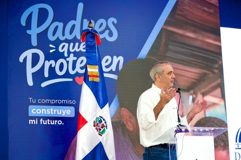 Presidente Abinader llama a los padres dominicanos a cuidar y proteger siempre a sus familias y reconoce su entrega al bienestar de sus hijos
