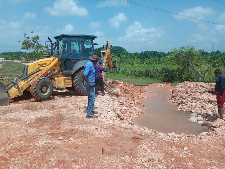 Avería en línea de 48 pulgadas afecta temporalmente el suministro de agua en sectores de Santo Domingo Este