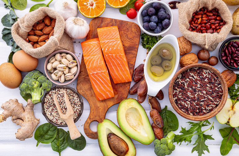 El índice de precios de los alimentos disminuyó ligeramente en junio, según la FAO
