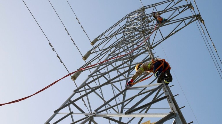Edesur anuncia invertirá RD$962 millones en rehabilitación de redes de distribución en Peravia
