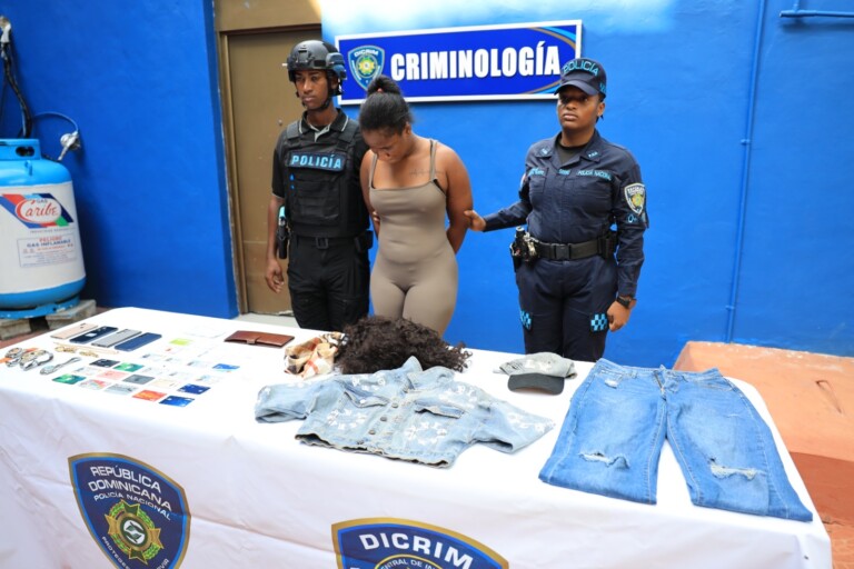 Policía apresa en Puerto Plata mujer buscada por robo tras presuntamente drogar a su víctima en su residencia del Distrito Nacional
