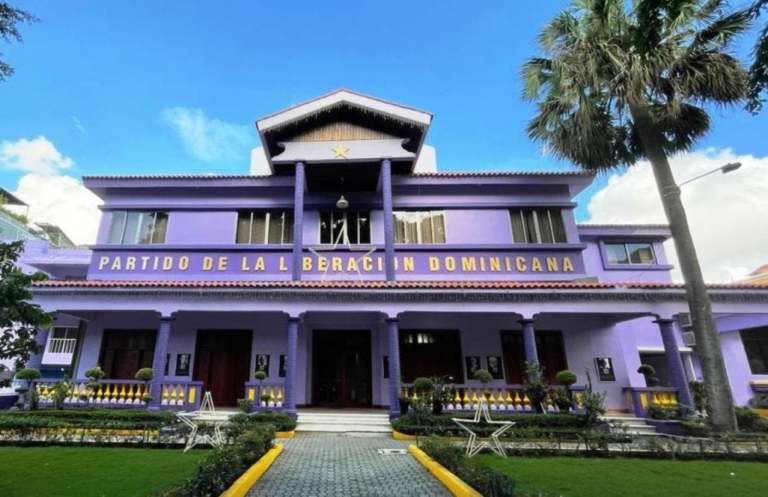 Comisión del PLD detiene proceso de consulta presidencial