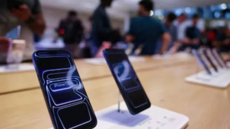 Ternus inaugura la venta del iPhone 18 Pro ante una multitud en Nueva York