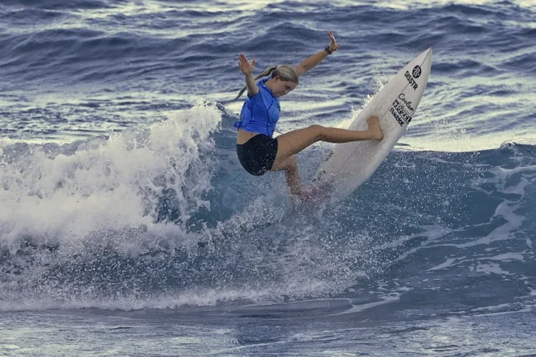 El surfista barbadense Layson y la estadounidense Mons, a Panamericanos de Lima 2027