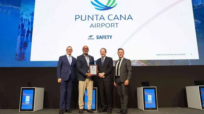 Aeropuerto de Punta Cana es reconocido por su aporte a la seguridad aeroportuaria