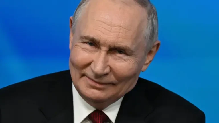 Putin advierte que Rusia está dispuesta a usar todas sus armas para proteger Kaliningrado, incluidas las nucleares