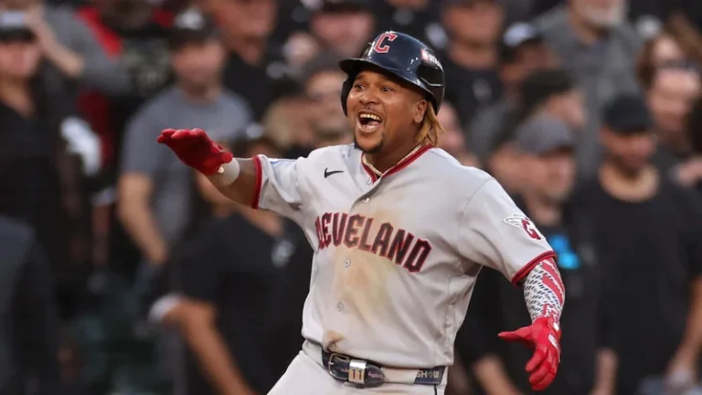 Cleveland vence a Chicago y fuerza un quinto juego decisivo