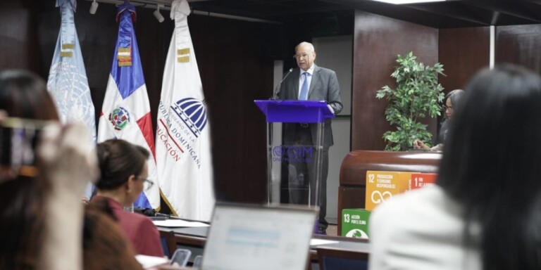 Ministerio de Educación y Unesco socializan estrategia para integrar la inteligencia artificial y el pensamiento computacional en la educación