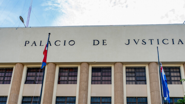 Solicitan prisión preventiva contra 3 hombres vinculados a intento de robo agravado en joyería de Villa Juana