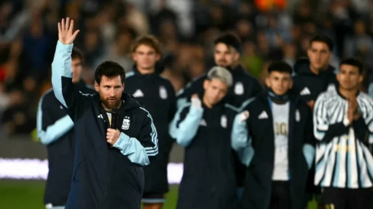 Messi se despide de Argentina con gol y victoria