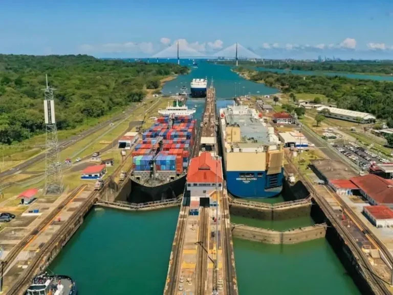 Canal de Panamá mantiene operaciones normales tras terremoto de magnitud 7,7