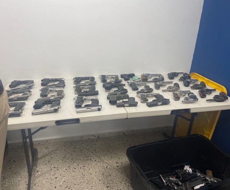 Fiscalía de Santo Domingo Oeste entrega 100 armas de fuego al Ministerio de Interior y Policía