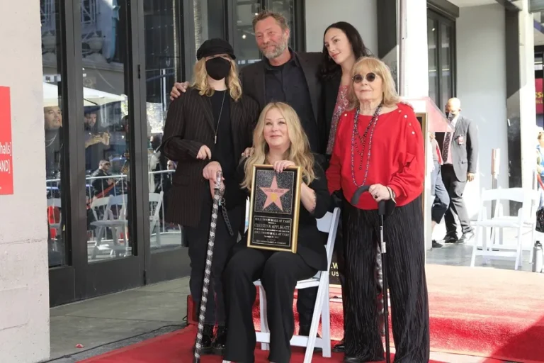 La actriz Christina Applegate revela que su diagnóstico de esclerosis múltiple fue erróneo