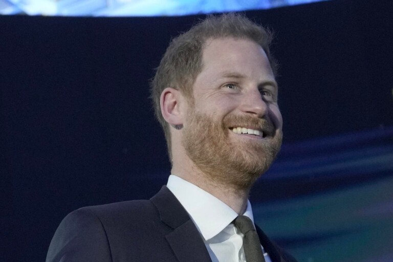 El príncipe Enrique dice que quiere reconciliarse con la familia real británica