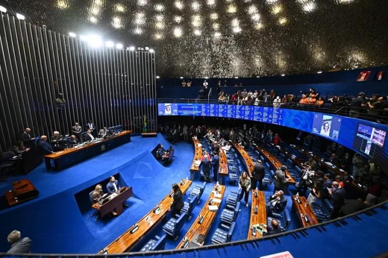 Brasil aprueba la semana laboral de cinco días en un triunfo de Lula da Silva previo a las elecciones