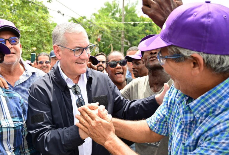 Gonzalo Castillo no se detiene: recorrerá nueve localidades de Barahona este sábado