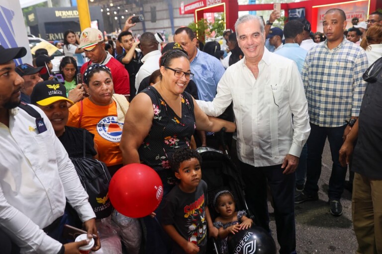 Presidente Abinader destaca éxito de Expo Cibao como plataforma para impulsar los negocios en el Cibao