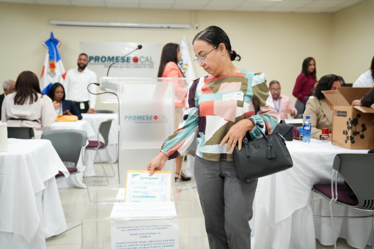PROMESE/CAL pone en marcha licitación pública nacional para adquisición de medicamentos e insumos por RD$1,251 millones