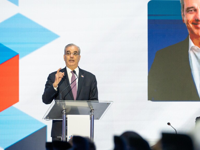 Ante la CEPAL, presidente Abinader llama a una mayor cooperación regional y plantea un crecimiento sostenido, con instituciones sólidas e inversión, que llegue a los hogares, se refleje en los salarios y permita superar la pobreza