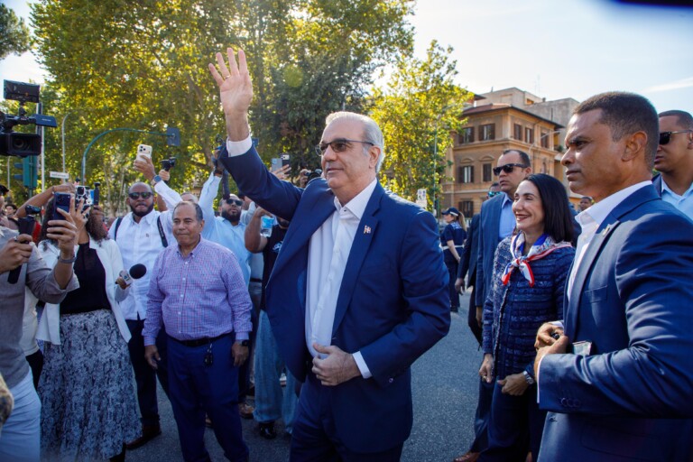 Presidente Abinader inaugura la Parada Dominicana en Roma y resalta el orgullo patrio, el espíritu emprendedor y los aportes de la diáspora dominicana en Italia