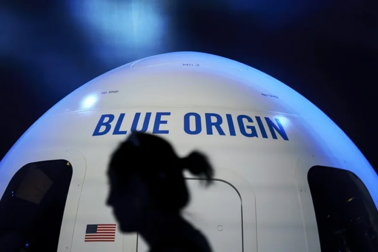 EE.UU. probará naves de SpaceX y Blue Origin para escoger la que alunizará con tripulación