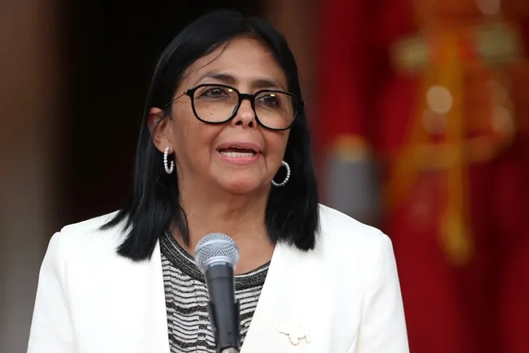 «Pronto van a ver alivio», dice Delcy Rodríguez en medio de crisis eléctrica en Venezuela