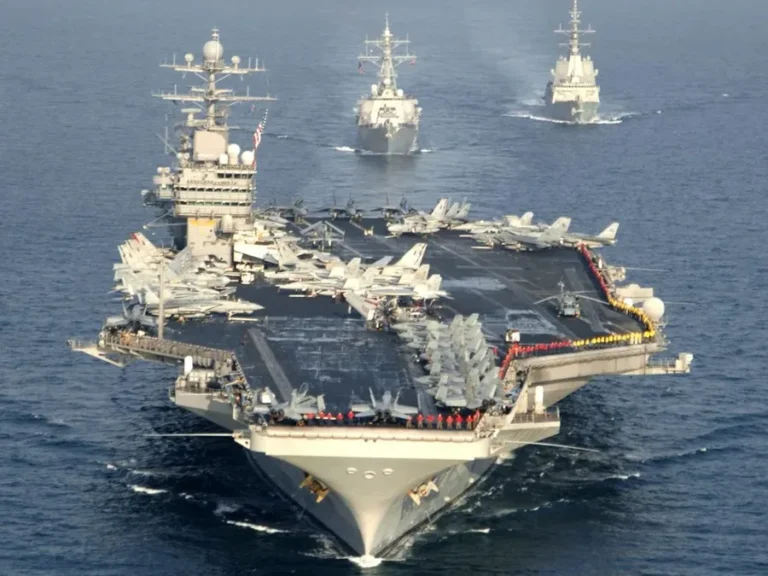 EE.UU. envía un tercer portaaviones y casi 10.000 soldados más a Oriente Medio, según WSJ