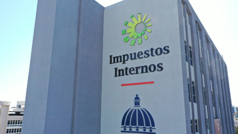 DGII alcanza los 100,000 contribuyentes con facturación electrónica