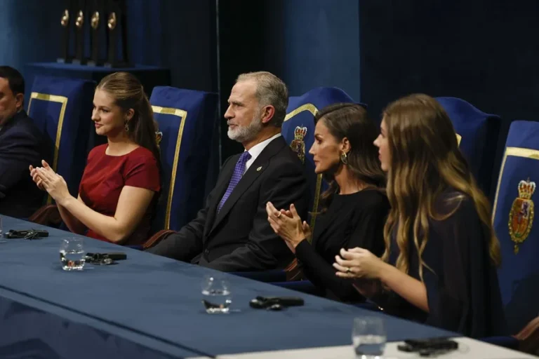 El rey Felipe VI apela a cuidar las instituciones de la democracia para garantizar la convivencia