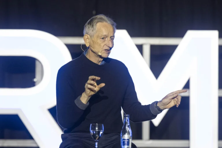 Hinton, padre de la IA: No entenderemos la IA, como las ratas no entienden números primos