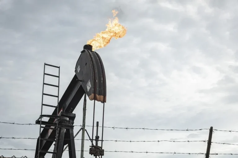 El pacto petrolero de EE.UU. blinda a los socios y no garantiza ingresos a Venezuela, dice ProPublica